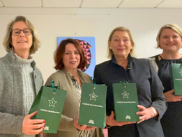 dm-Weihnachtstüten für "Frauen helfen Frauen MTK"