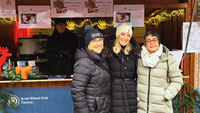 Kartoffelwaffeln, Glühwein und ein guter Zweck – der Rentierschuppen 2025