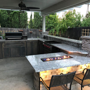 Outdoor Kitchen
