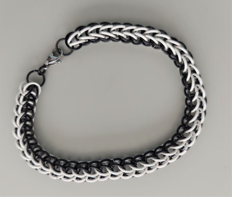 Thumbnail: Black and white full Persian bracelet