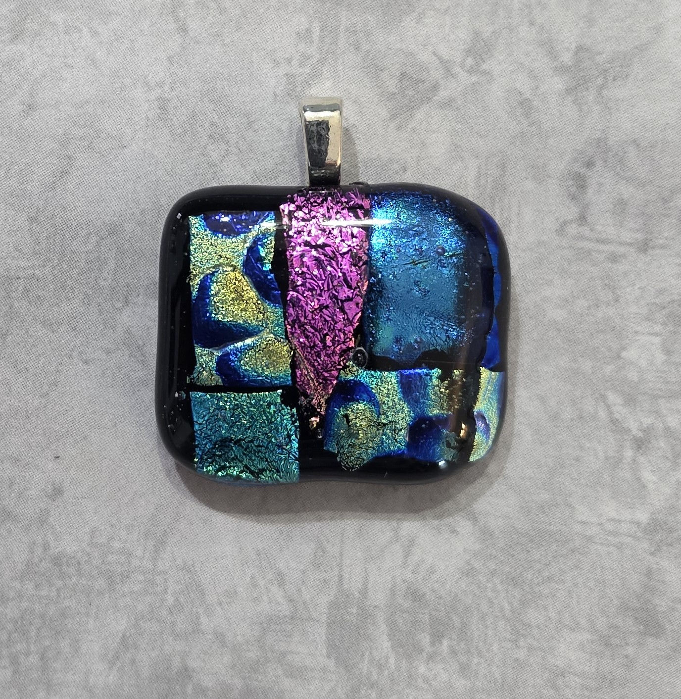 Multicolored dichroic pendant