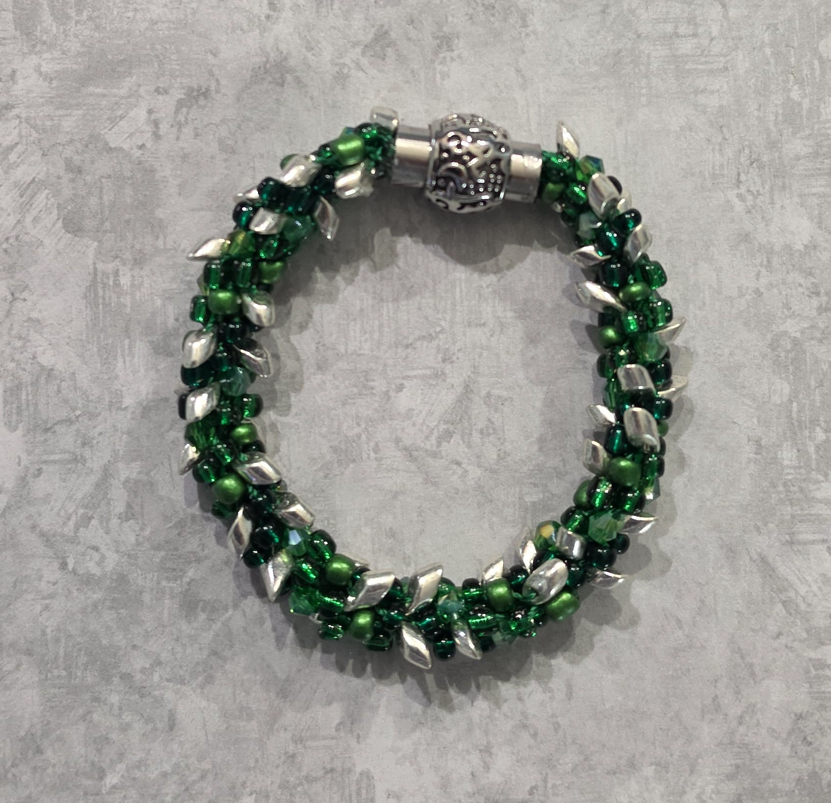 Kumihimo glass bead bracelet-green and silver