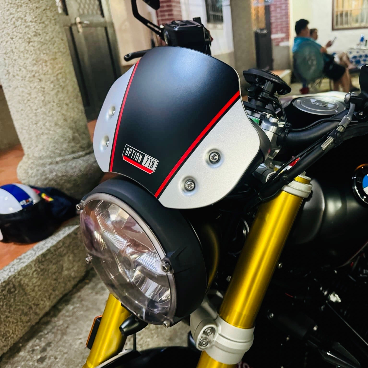 DKdesign - Exclusive Windscreen / Option 719