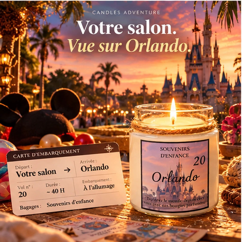Bougie Orlando allumée dans un salon avec carte d’embarquement, face à un château de parc d’attractions au crépuscule.
