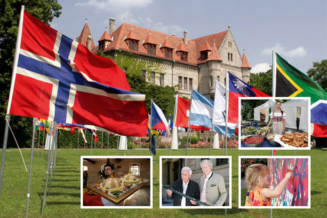 Schloß Stein Jubiläumsfeier mit interntionalen Fahnen