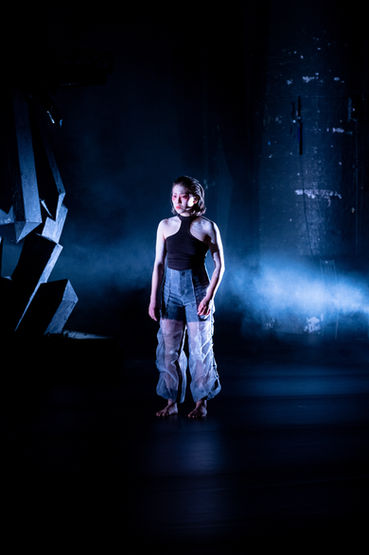 5stagesofgrief_presse_300dpi_(c) christian schuller-17.jpg