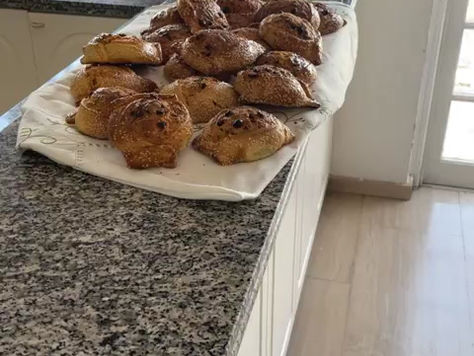 Καλο μεσημερι..Μοσχομυριζουν οι φλαουνες...ΚΑΛΟ ΠΑΣΧΑ ΚΑΙ ΚΑΛΗ ΑΝΑΣΤΑΣΗ