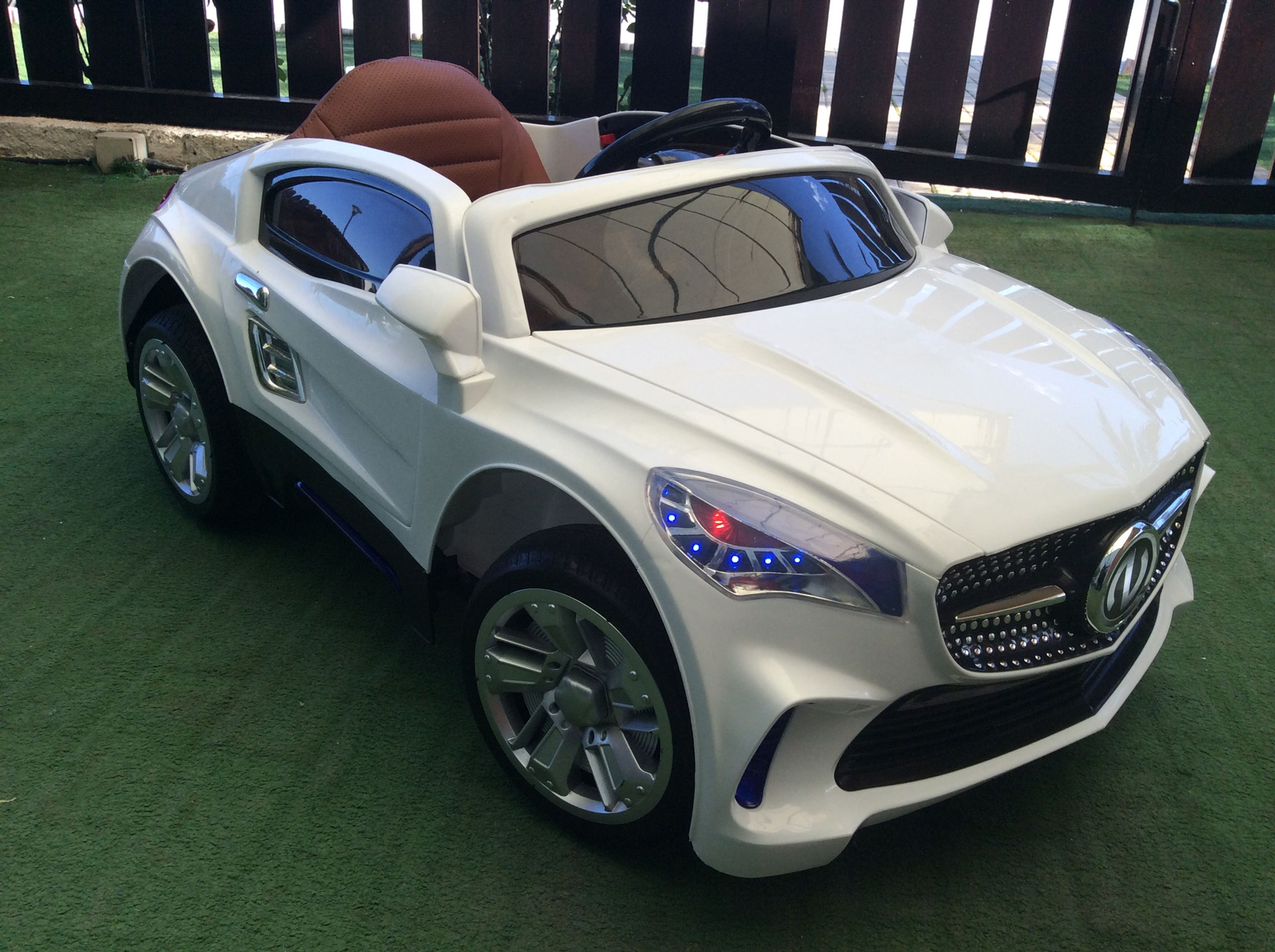 🚙 All-White SUV 12V – Παιδικό Ηλεκτρικό Αυτοκίνητο