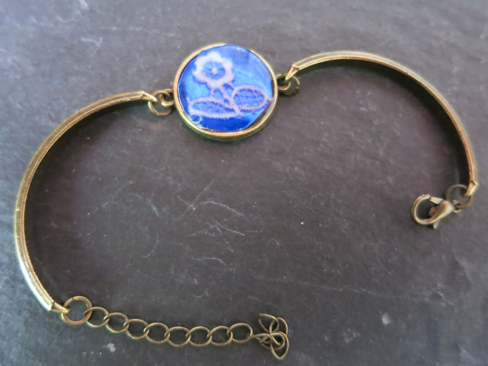 Miniaturbild: Armband mit alter Wäschespitze