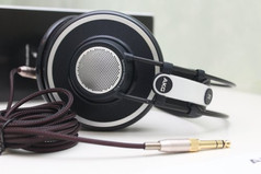 Наушники AKG K702 (Австрия)