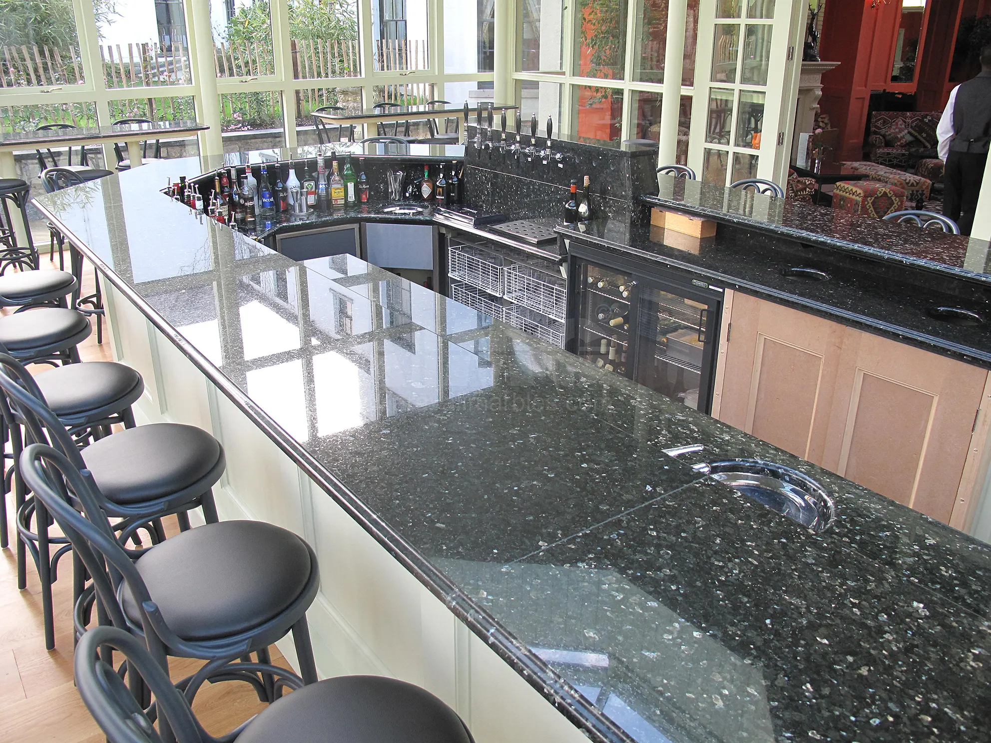 emerald-pearl-Granite-Gangsaw-Slab-Manufacturers.webp
