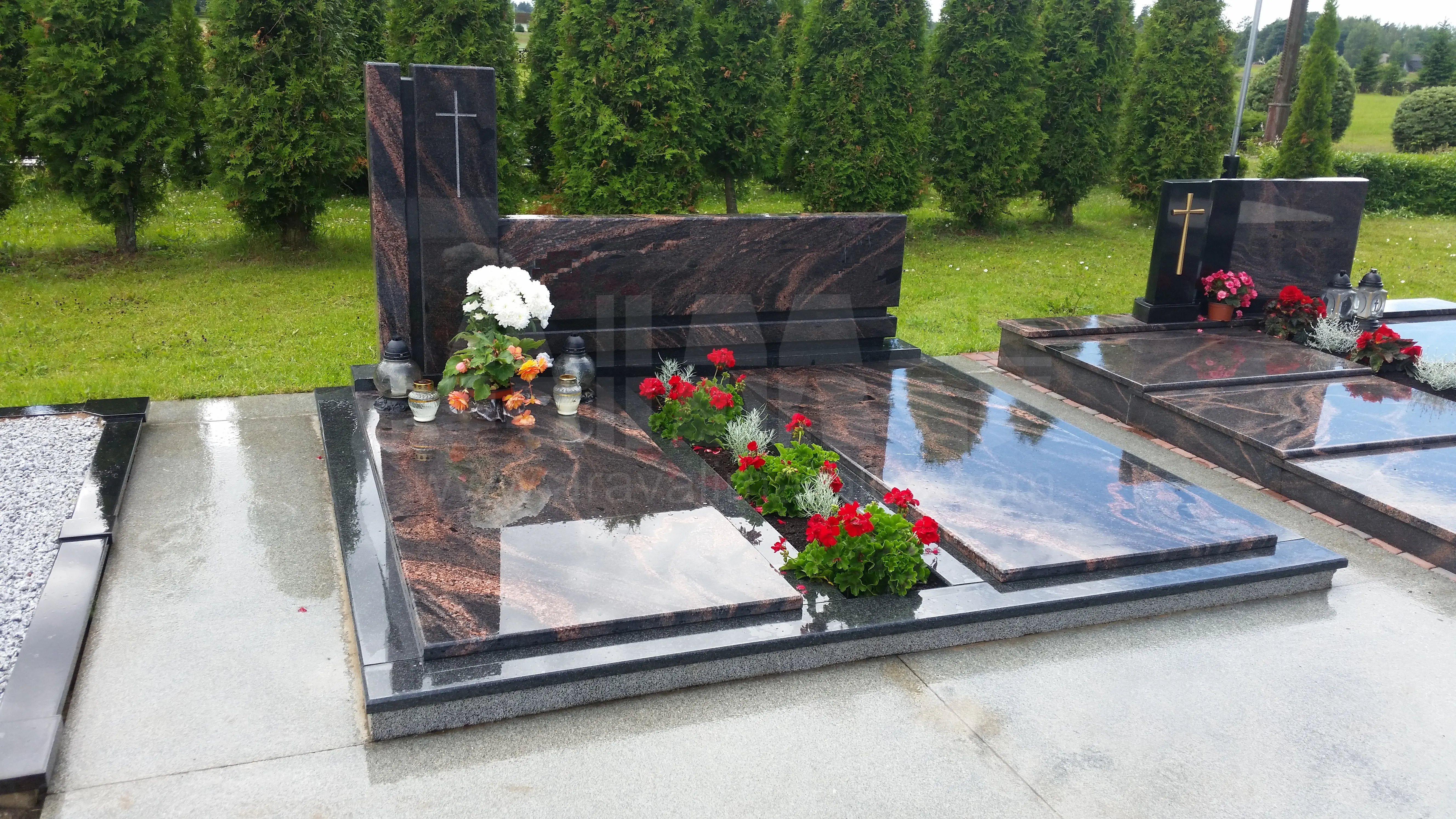 Brown Granite Monument Supplier from India