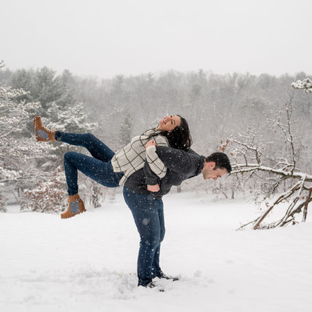 Choosing the Perfect Outfits for Your Engagement Session // Midwest Wedding Photographer