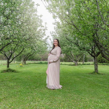 Spring Maternity Session // Goodrich, MI