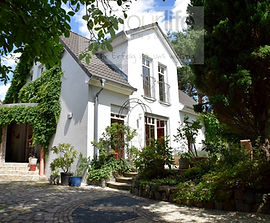 Hochwertiges Einfamilienhaus im Grünen versprüht Flair des Südens