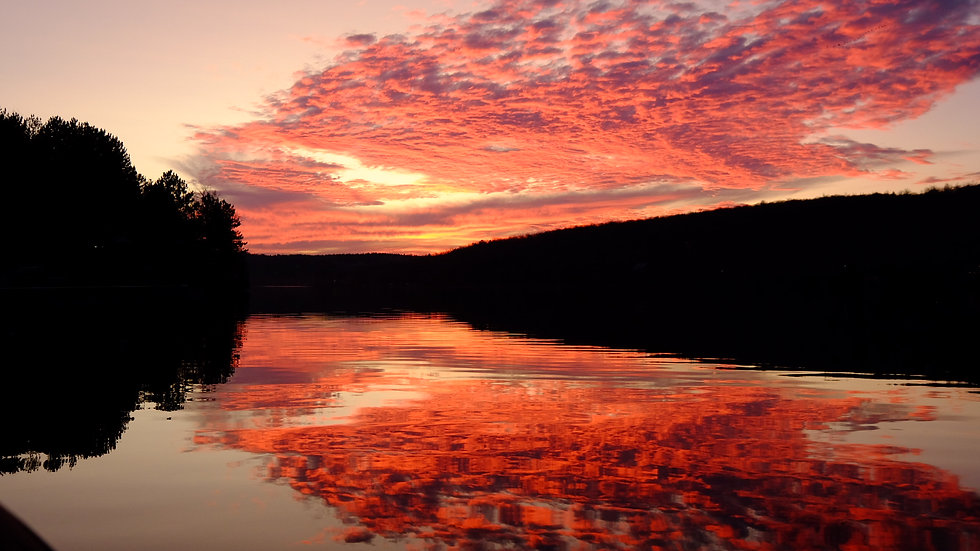Coucher de soleil sur le lac Bowker dans les cantons de l'Est