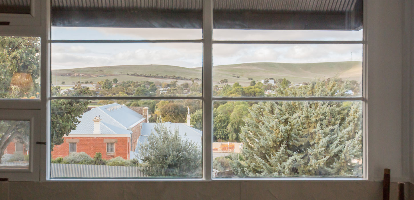 You will have full access to 1.5 acres of garden space at Burra House, shared with local resident kangaroos who visit our garden daily. Take advantage of the spectacular views from our verandas and sunroom, of the Burra Hills and surrounding countryside.