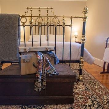 Four elegantly styled bedrooms are ready for you, drop your luggage off and explore Burra's interactive historic sites with the passport key, visit boutique shops, trendy cafes and art galleries, just a short walk from your front door.