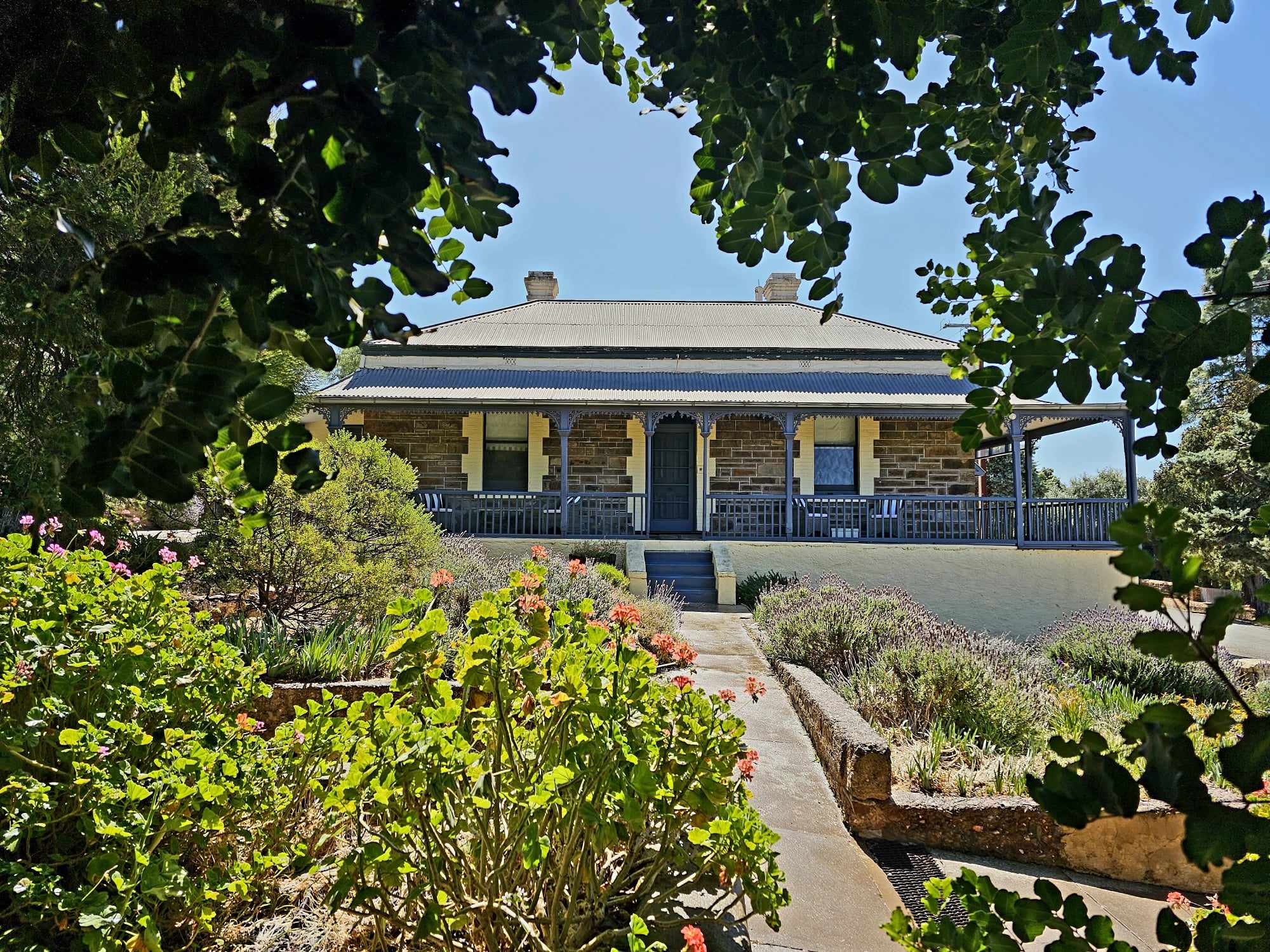 Welcome to the beautiful and truly unique Burra House. Circa 1876 and just moments from to