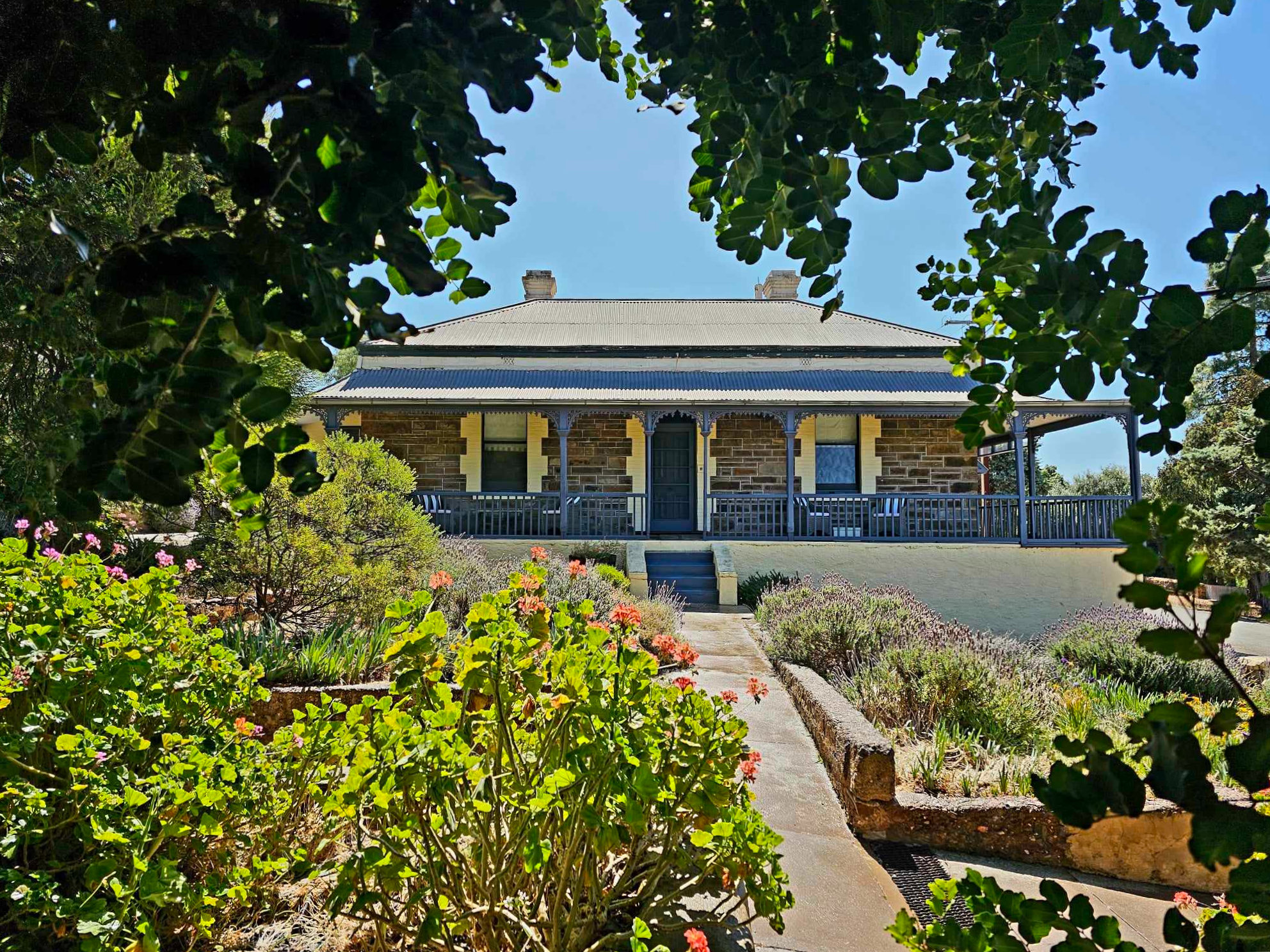 Welcome to the beautiful and truly unique Burra House. Circa 1876 and just moments from town and world renowned wineries.