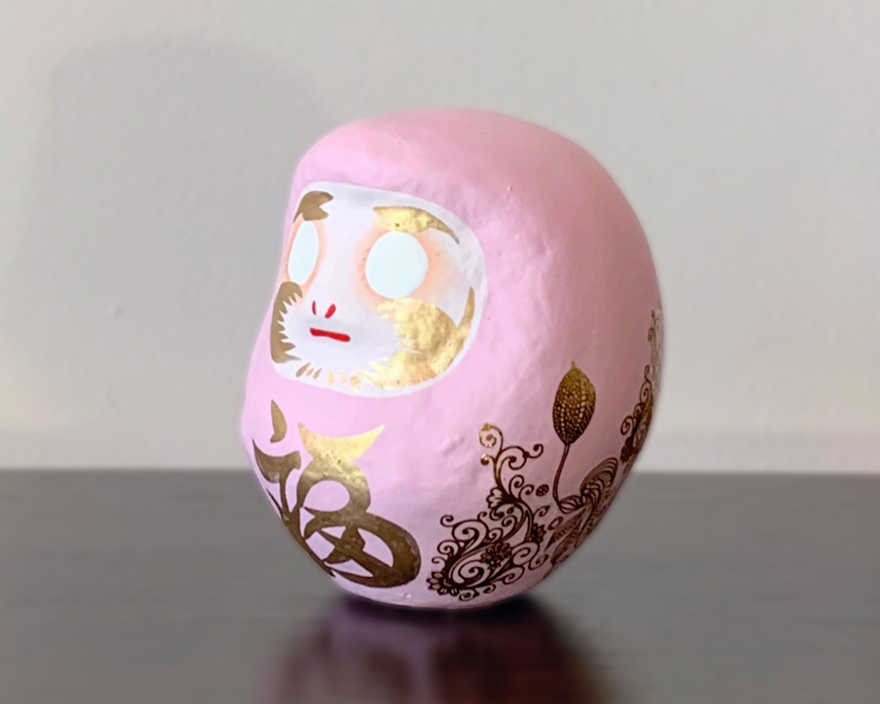 はっぴーだるま「雅(みやび)」　H9cm　桜色