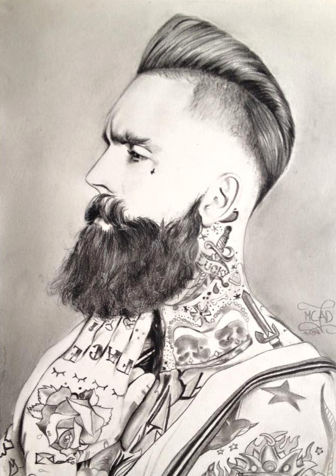  Portrait | Homme barbu tatoué