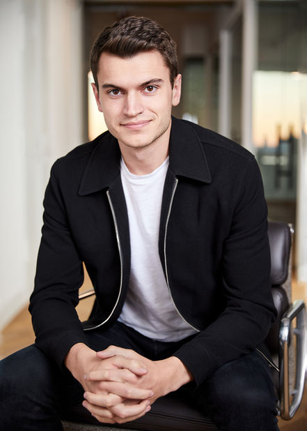 Headshot Brooklyn, headshots Brooklyn, business headshot, Linkedin headshot, Linkedin headshot nyc, Linkedin headshots nyc