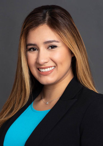 female doctor headshot, md doctor headshot, headshots in brooklyn, company headshots nyc, office headshots nyc.