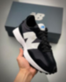 New Balance 327 Black/White