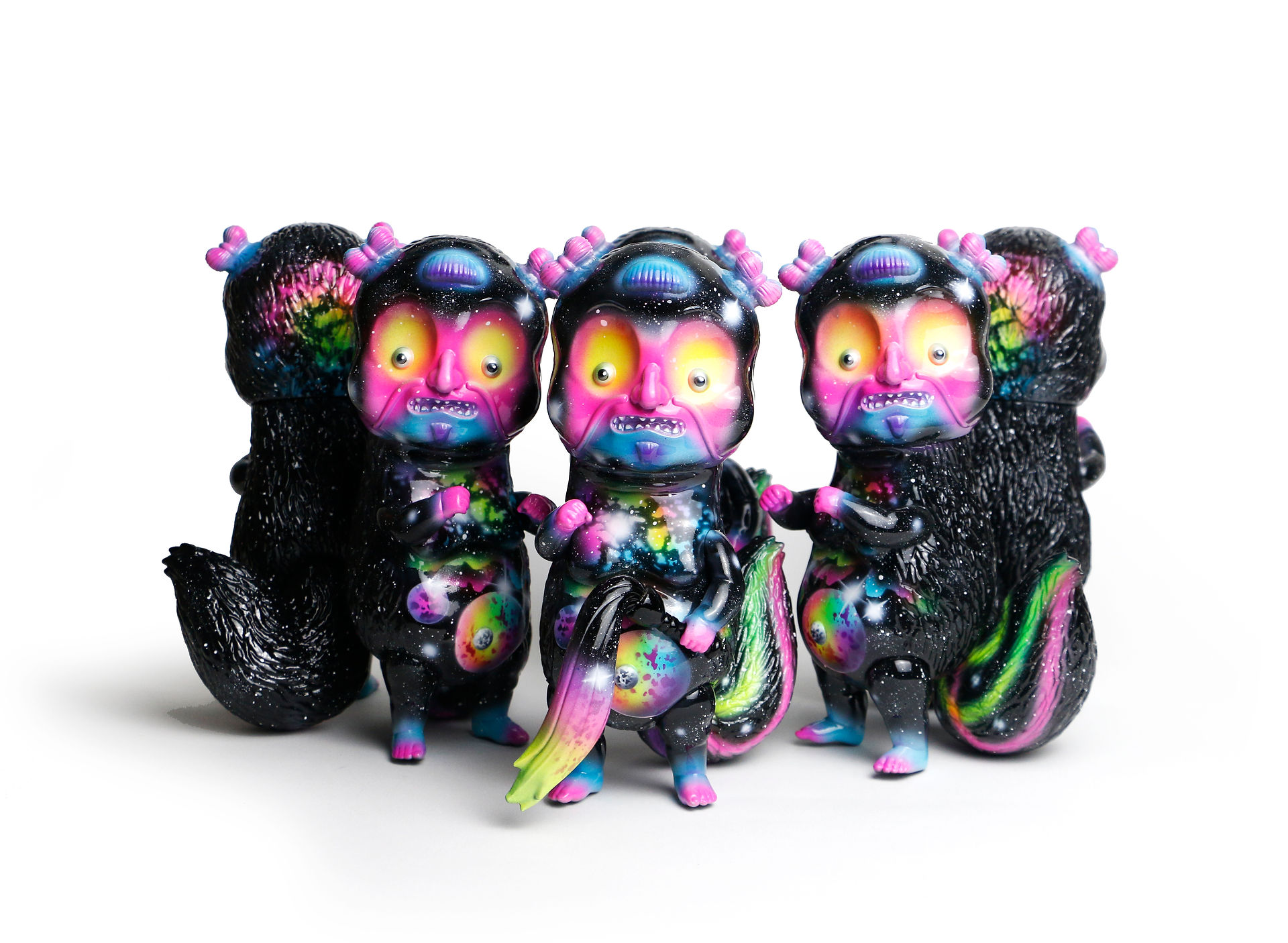 "NEON SPACE"
Huang Da Xien Weasel