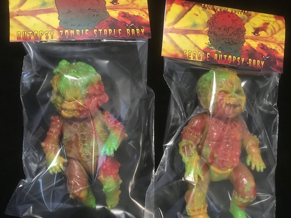 "Fall Puke Marbled Edition"
Autopsy Zombie Staple Baby (Left) & Gergle (Right)
(Packaged with headers)