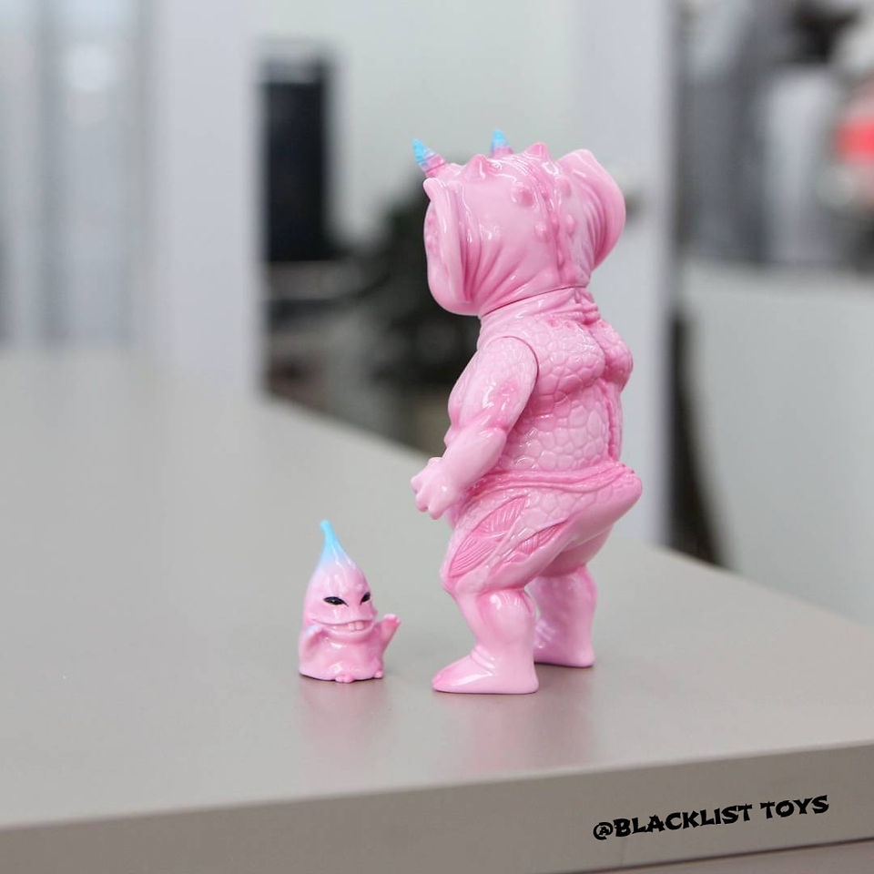 Pink Crukii & Kimo Set
(back of Crukii)