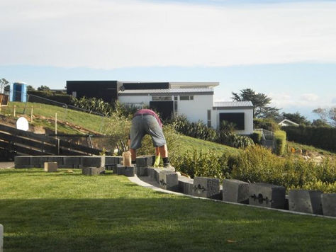 BUILDING A CURVED BLOCK WALL