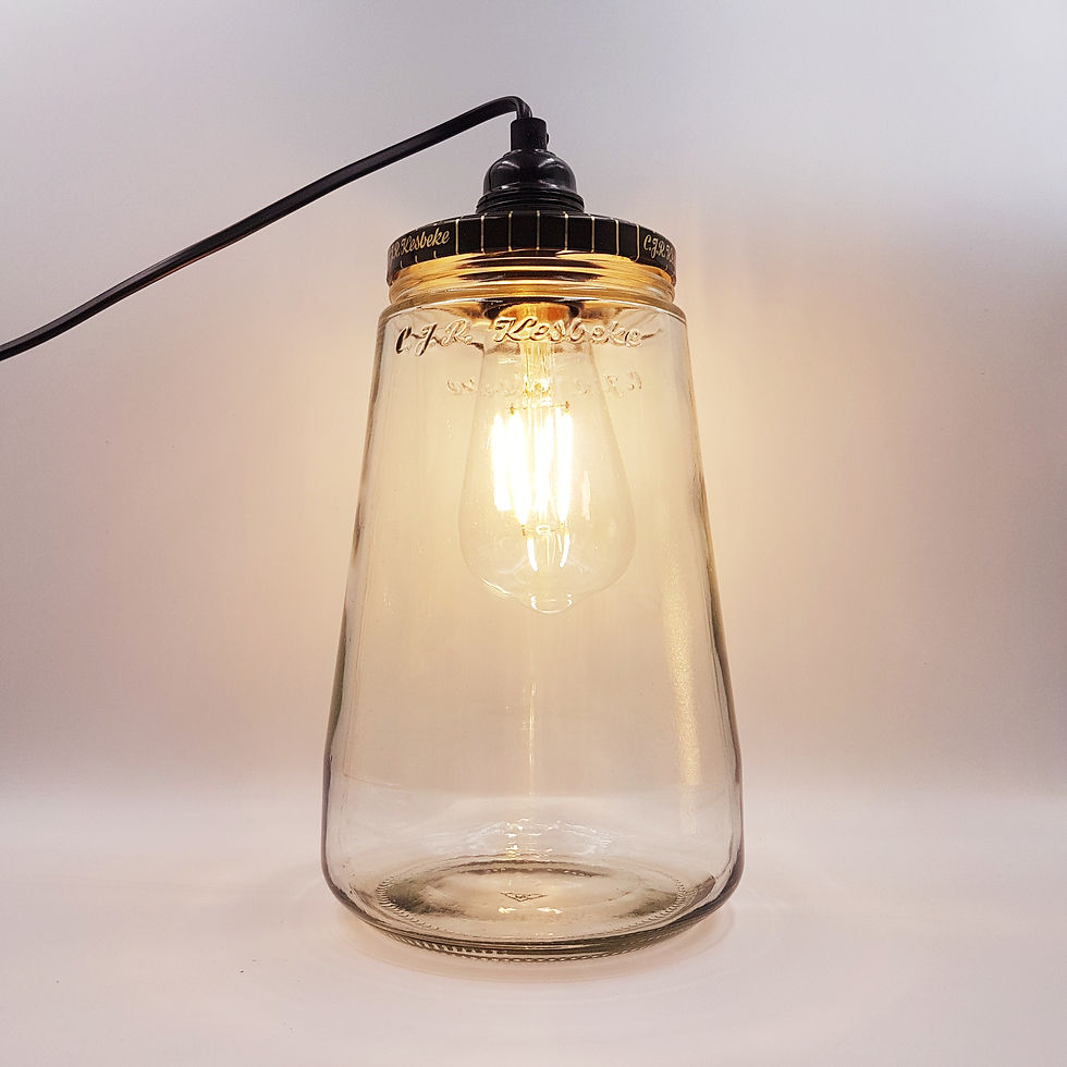 Thumbnail: Kesbekelamp : hanglamp of staande lamp zonder beeldje
