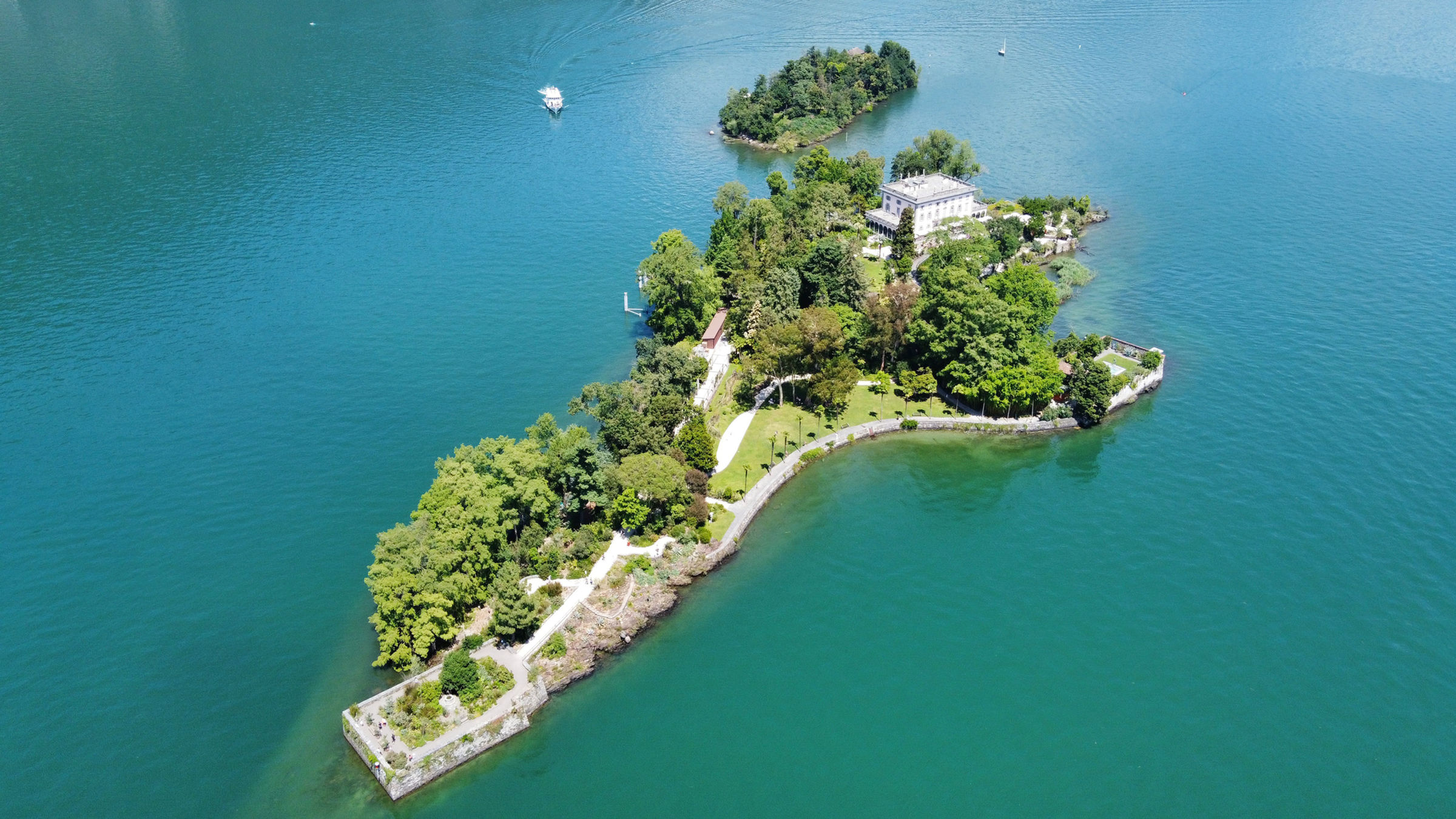 Brissago Insel Drohne.jpeg