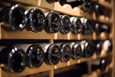 La cave d'Alice Cap Ferret vous propose plus de lus de 600 références en Grands Crus du Bordelais et de France, Spiritueux, Champagnes,Bières, avec un large choix de petits producteurs coups de cœurs, passionnants et passionnés