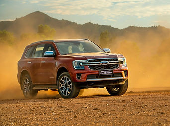 gia-xe-ford-everest-2023-lan-banh-cac-phien-ban-va-huong-dan-mua-tra-gop (2).jpg