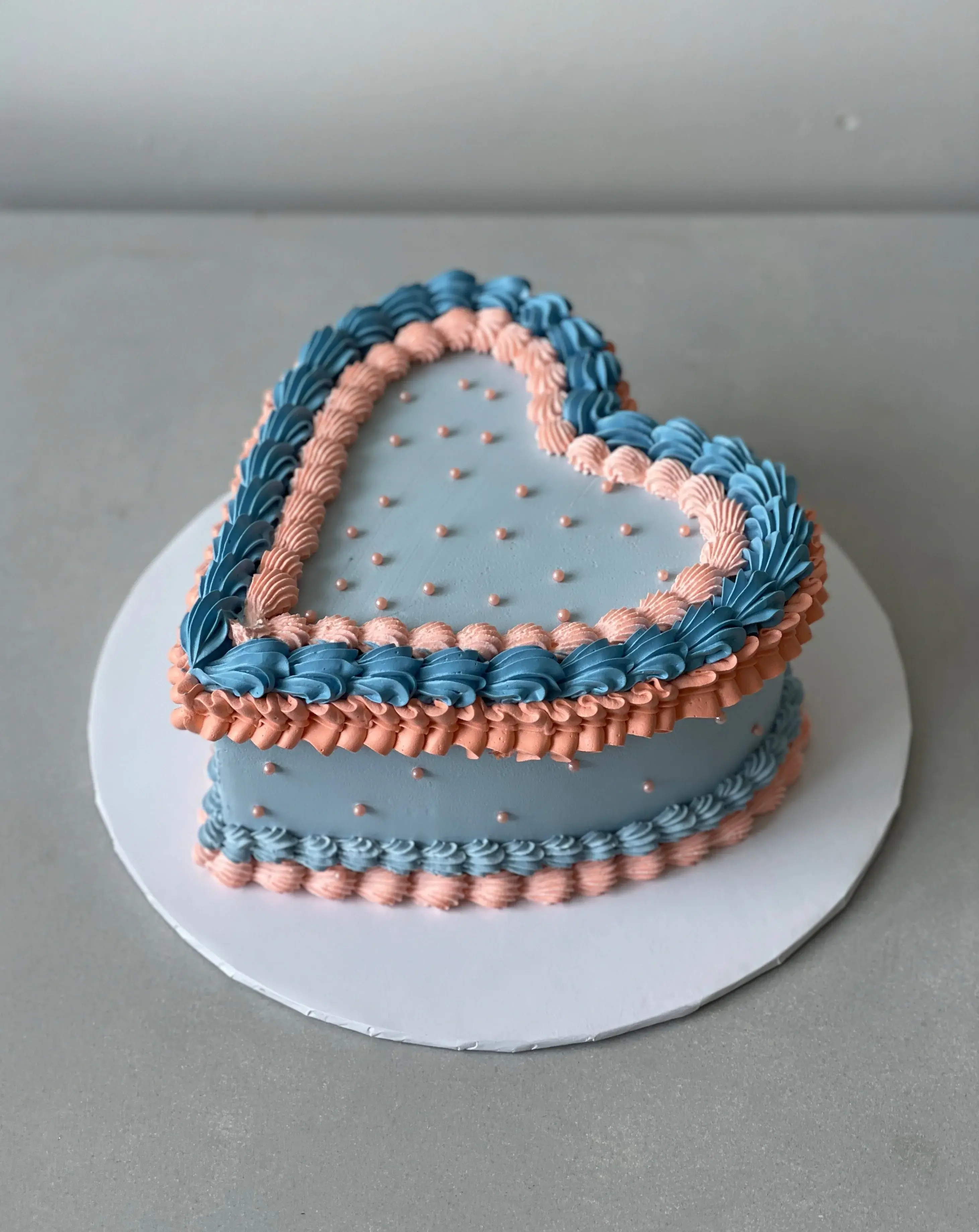 8" Large Heart Cake (serves 20-25)