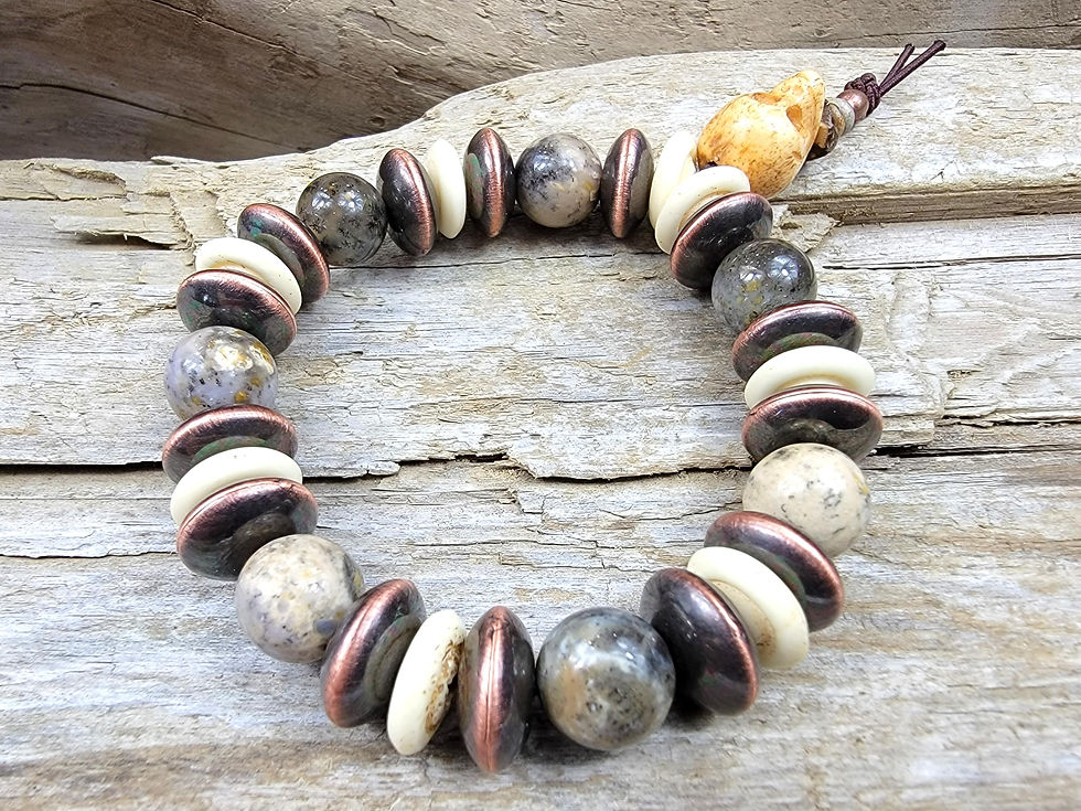 Thumbnail: Photograph of the Basque Country Bracelet.