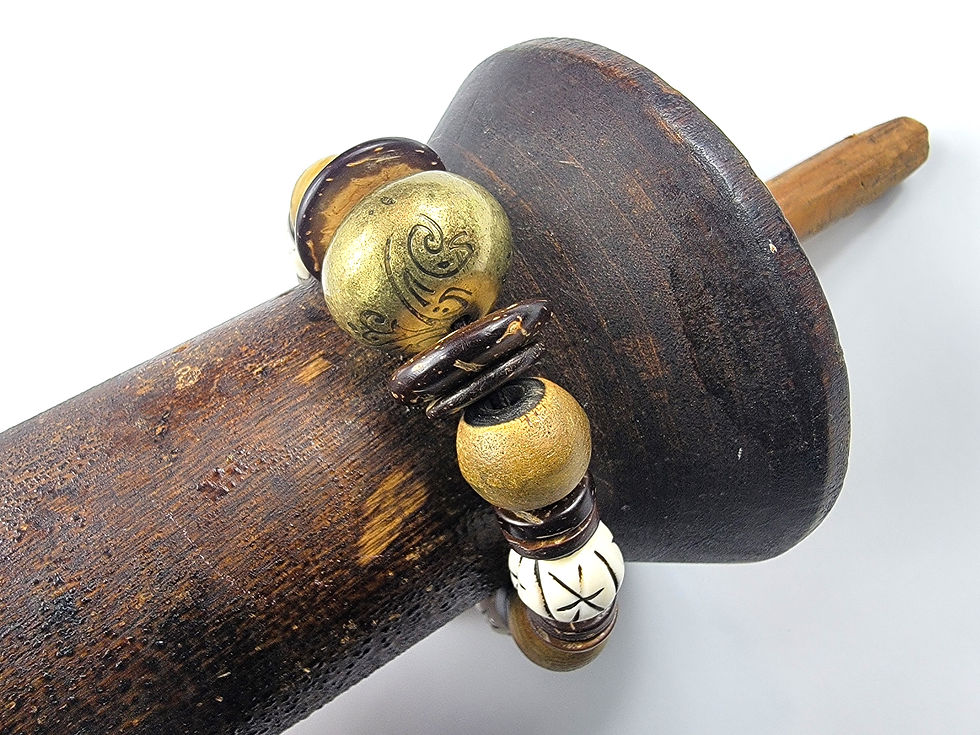 Thumbnail: Side view of the Islands To Highlands Serpa Clock Tower Bracelet.