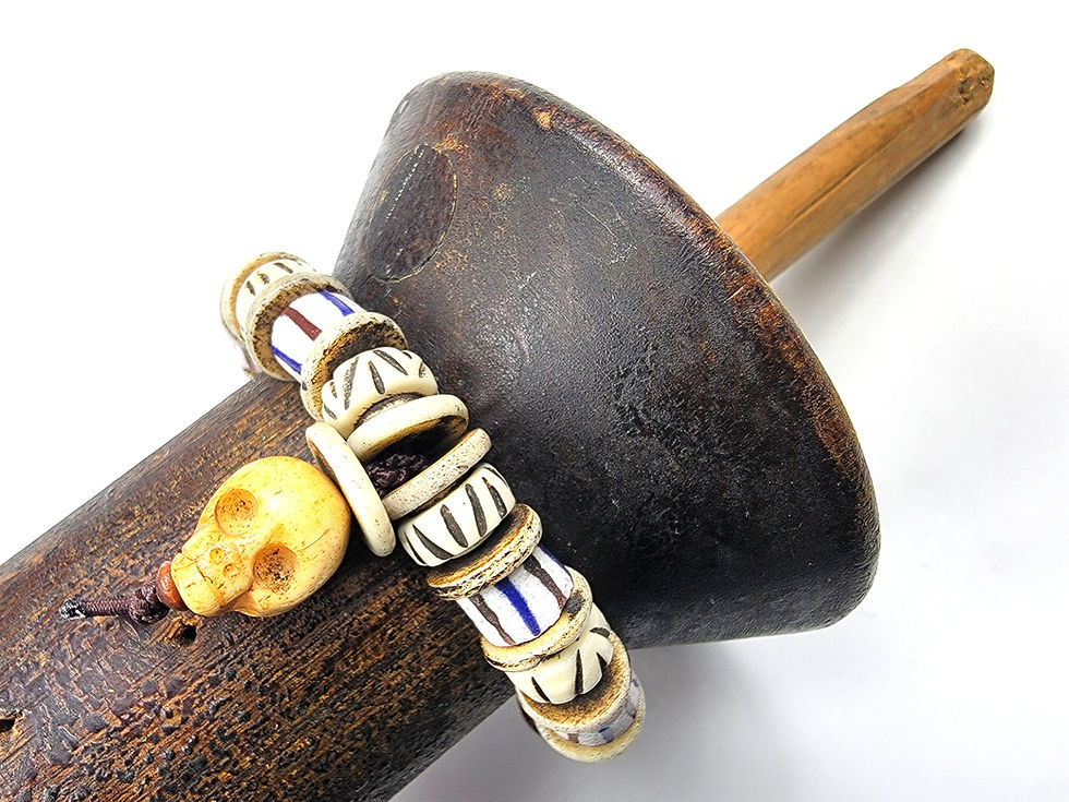 Thumbnail: Bottom view of the Islands To Highlands Split Sails Bracelet.