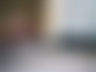 Persona a punto de comprar en tienda online