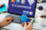 Persona estĆ” realizando compra en tienda online