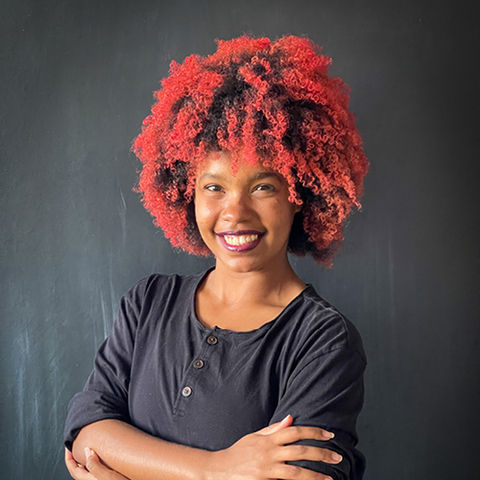 Ester Santos - Professora de Contemporâneo