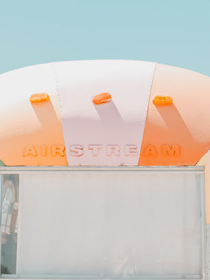 JOIN THE LOVE LIST SQUAD BY SELLING US YOUR PHOTOS