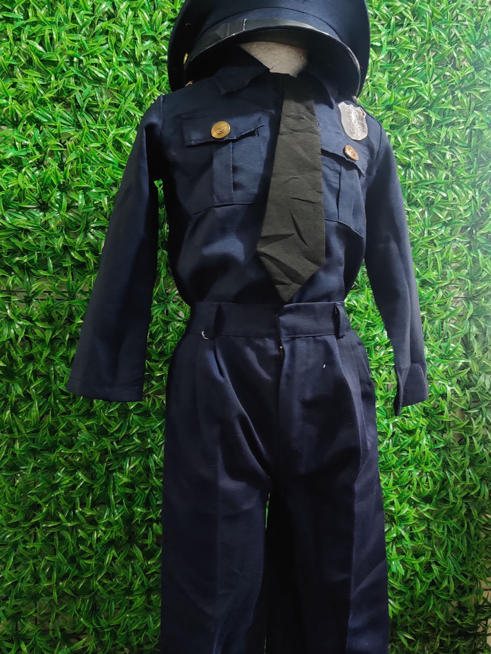 Policía
Talla 6