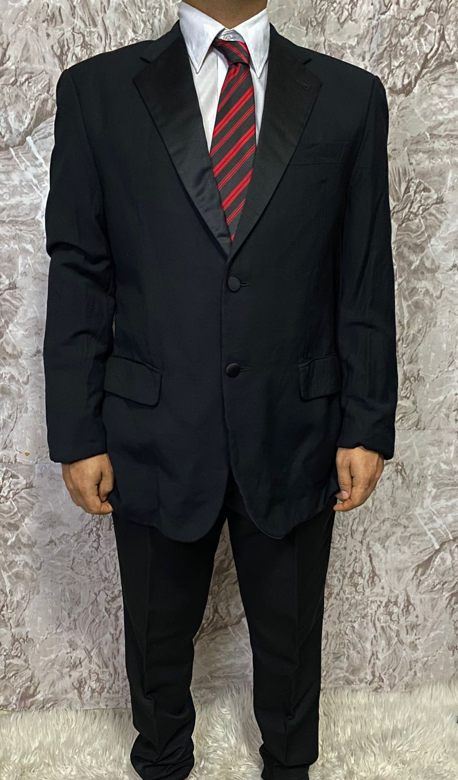 Traje Clásico negro pettit
Talla 36