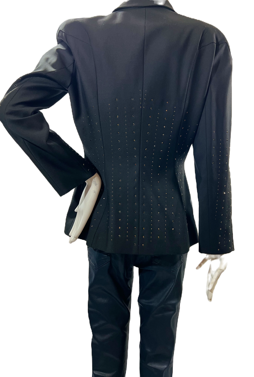 Thumbnail: THIERRY MUGLER back