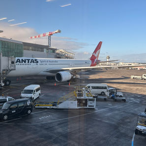 Best onboard customer experience | Qantas A330 Business Class | Auckland - Brisbane