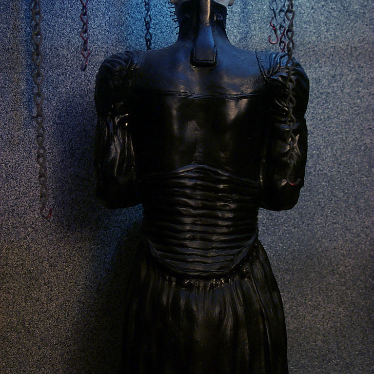 Hellraiser Pinhead Screamin' 1/4 scale vinyl model build